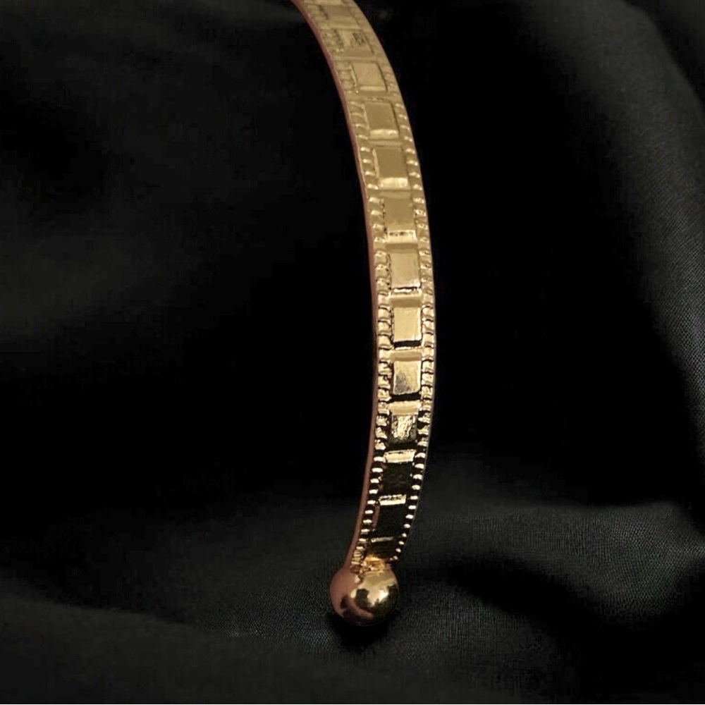 Women’s Gold Plated Bangle adjustable bracelet - Cuff Bracelet - Picture 2 of 5